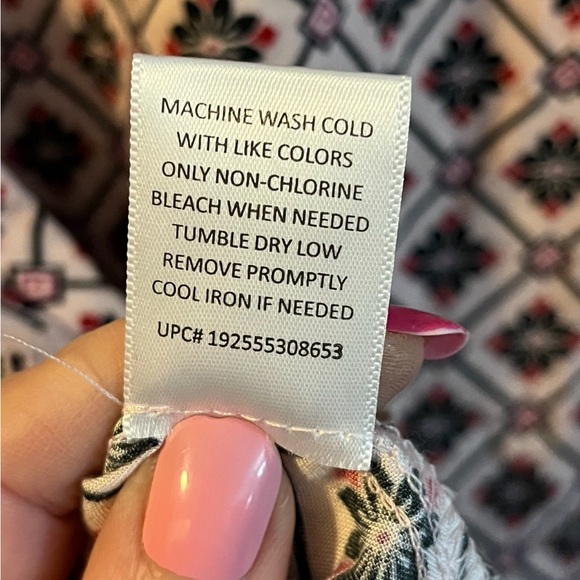 Pink floral print embroider accent tie neckline top‎ mock button Love Fire small - Picture 11 of 11